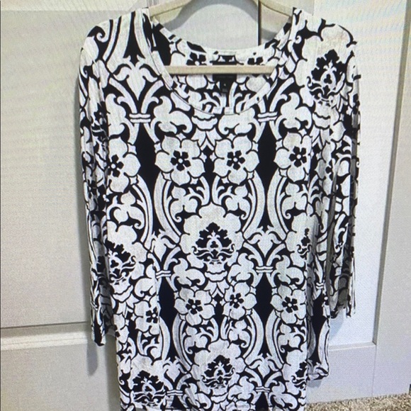 Black and White Patterned Women's Top - Picture 1 of 2